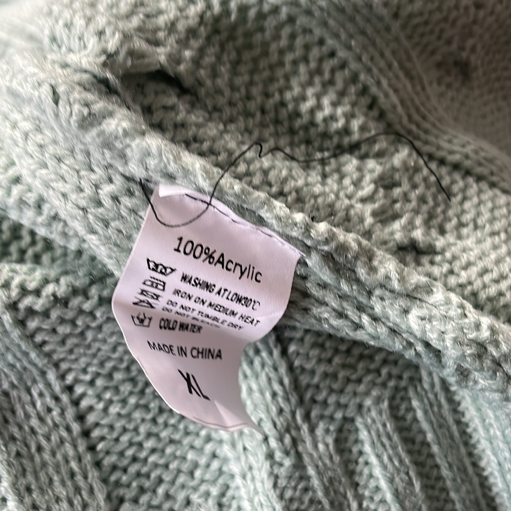 Sweater - Picture 5 of 5